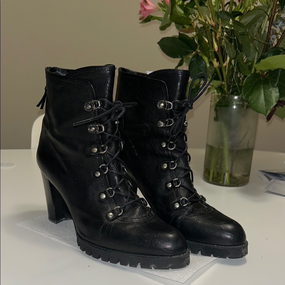 Women's Stuart Weitzman Black leather chain link Lace-Up combat Boots size 9.5